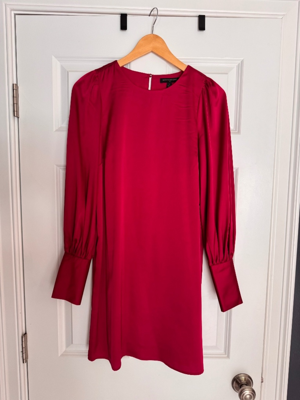Banana Republic Satin Bishop-Sleeve Shift Dress. Size 4. Holiday 2021